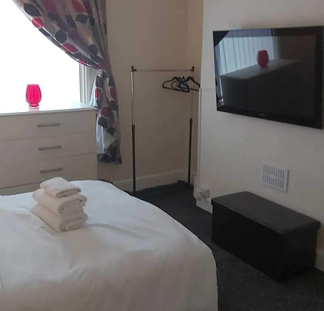 Blackpool Central Beach Apartments 0*,